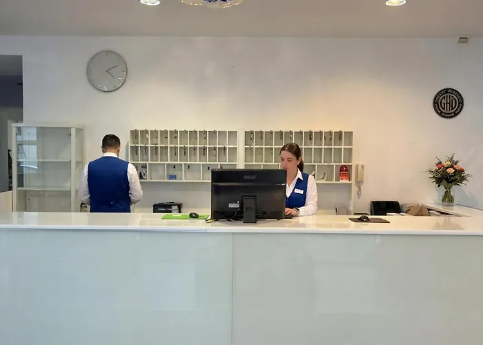 Hotel Alser 3*